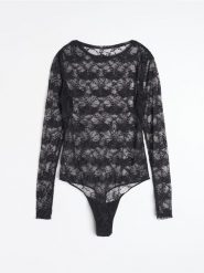 Koronkowe body z długim rękawem - czarny. Czarne body i gorsety Sinsay, bez wzorów, z koronki, bez ramiączek. Za 39.99 zł.