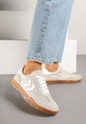 Beżowe Sneakersy Typu Kultowe Tenisówki Zdobione Przeszyciami Naporae. Brązowe trampki Renee, z aplikacjami, z jeansu, eleganckie, bez zapięcia. W wyprzedaży za 75.99 zł.