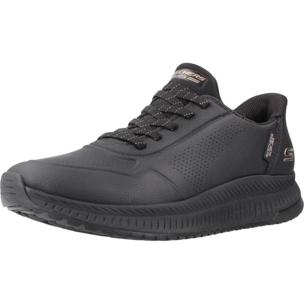 Buty SKECHERS 117740S Czarny. Czarne buty trekkingowe Skechers, bez wzorów, z materiału, bez zapięcia, trekkingowe. Za 319.99 zł.