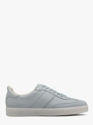 Błękitne półbuty damskie sportowe NORA. Niebieskie buty sportowe lifestyle Ryłko, bez wzorów, z jeansu, sportowe, z okrągłym noskiem, bez obcasa, na płaskiej podeszwie. Za 449.99 zł.