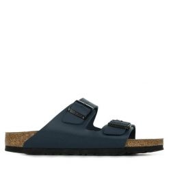 Klapki damskie Birkenstock Arizona. Niebieskie klapki Birkenstock, bez wzorów, z materiału, bez obcasa, bez zapięcia. Za 589.00 zł.