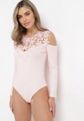 Różowe Bawełniane Body z Koronką i Wycięciami na Ramionach Neafge. Czerwone body i gorsety Born2be, bez wzorów, z bawełny, bez ramiączek. W wyprzedaży za 33.99 zł.