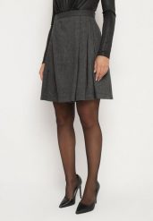 Szara Spódnica w Stylu Preppy z Szerokimi Plisami Enaliea. Szare spódnice Born2be, na co dzień, m, bez wzorów, z wiskozy, eleganckie, mini, koszulowe. W wyprzedaży za 118.99 zł.