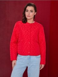 Pikowana przejściowa kurtka bez kaptura - czerwony. Czerwone kurtki Sinsay, l, bez wzorów, bez kaptura. Za 59.99 zł.