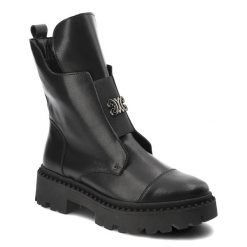 Czarne Botki Armodo Stylowe Workery Damskie. Czarne botki Armodo, z aplikacjami, ze skóry, eleganckie, bez obcasa, bez zapięcia. Za 449.00 zł.