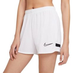 Szorty Nike Dri-FIT Academy, Biały, Kobiety. Białe szorty Nike, bez wzorów, z materiału. W wyprzedaży za 79.45 zł.