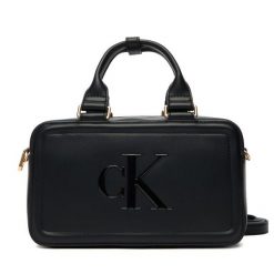 Torebka Calvin Klein. Czarne torebki klasyczne Calvin Klein, bez wzorów, klasyczne, bez dodatków. Za 489.99 zł.
