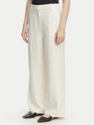 Calvin Klein Spodnie materiałowe LV044F651G Kremowy Straight Fit. Białe spodnie materiałowe Calvin Klein, bez wzorów, z materiału. Za 569.99 zł.