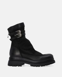CZARNE BOTKI Z NUBUKU P005NABLOBB036. Czarne botki Venezia, bez wzorów, z nubiku, bez obcasa, bez zapięcia. Za 629.00 zł.