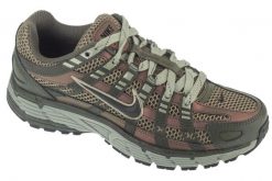 Buty sportowe Sneakersy damskie, W P-6000 SE. Zielone buty treningowe Nike, bez wzorów, z materiału, przed kostkę, bez zapięcia, trekkingowe. Za 479.99 zł.