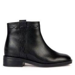 Botki Geox. Czarne botki Geox, bez wzorów, bez obcasa, na płaskiej podeszwie, bez zapięcia. Za 519.99 zł.