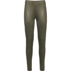 Legginsy z połyskującą powłoką bonprix ciemnooliwkowy. Legginsy marki bonprix. Za 54.99 zł.