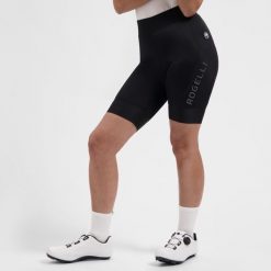 Spodenki rowerowe damskie Rogelli Essential III bez szelek z wkładką żelową. Czarne szorty sportowe Rogelli, bez wzorów, z elastanu, na fitness i siłownię. Za 269.00 zł.