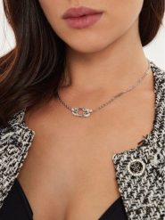 Guess Naszyjnik JUBN04 509JW Srebrny. Szare naszyjniki Guess, z tworzywa sztucznego, metalowe. Za 249.99 zł.
