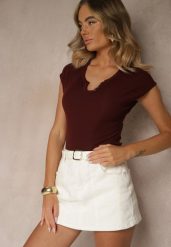 Bordowy Dopasowany T-shirt z Ozdobnymi Guziczkami i Wycięciem przy Dekolcie Benolla. Czerwone t-shirty Renee, m, bez wzorów, z materiału, bez kołnierzyka, bez ramiączek. W wyprzedaży za 43.99 zł.