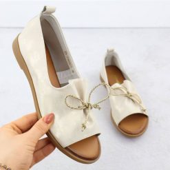 Skórzane półbuty z odkrytymi palcami złote Cambell SZ00656. Żółte półbuty wsuwane Cambell, na wiosnę, bez wzorów, ze skóry, z otwartym noskiem, bez obcasa. Za 169.99 zł.