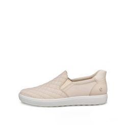 Buty sportowe damskie Ecco Soft 7 Slip On. Brązowe buty treningowe ECCO, bez wzorów, bez zapięcia. Za 492.00 zł.