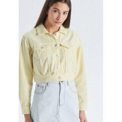 Kurtka jeansowa o krótkim kroju - Żółty. Kurtki marki Cropp. Za 119.99 zł.