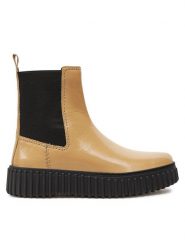 Clarks Sztyblety Torhill Maple 26179122 Beżowy. Brązowe botki Clarks, bez wzorów, z lakierowanej skóry, bez obcasa, na płaskiej podeszwie, bez zapięcia. Za 339.99 zł.