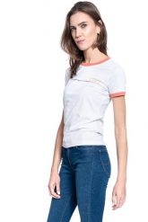 DAMSKI T-SHIRT LEE RINGER TEE SLIM FIT BRIGHT WHITE L40PEPLJ 112108662. Białe t-shirty Lee, l, bez wzorów, bez kołnierzyka, bez ramiączek. Za 69.99 zł.