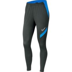Spodnie Sportowe damskie Nike Dry Academy Pro. Niebieskie spodnie dresowe Nike, bez wzorów, długie. W wyprzedaży za 162.45 zł.