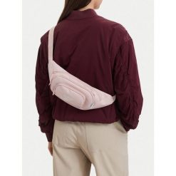 Nerka Reebok. Czerwone nerki i saszetki Reebok, bez wzorów, młodzieżowe, bez dodatków. Za 69.99 zł.