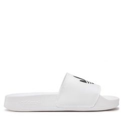 Klapki adidas. Białe klapki adidas, bez wzorów, sportowe, bez obcasa, bez zapięcia. Za 139.99 zł.