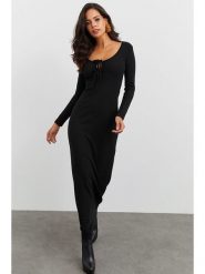Cool and sexy Sukienka w kolorze czarnym rozmiar: M. Czarne sukienki Cool and sexy, na imprezę, m, bez wzorów, bez kołnierzyka, bez ramiączek, maxi. Za 69.91 zł.