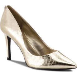 Szpilki GUESS - FLBE94 PEL08 GOLD. Szpilki marki ANSWEAR. W wyprzedaży za 329.00 zł.