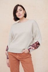 Sweter Damski Czarter BS Jasny Beż / Dpa 4. Swetry blue shadow, bez wzorów, z bawełny, bez ramiączek. Za 239.90 zł.