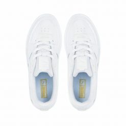 Buty damskie sportowe do chodzenia Puma CALI DREAM. Białe buty sportowe lifestyle Puma, bez wzorów, sportowe, bez zapięcia. W wyprzedaży za 268.00 zł.