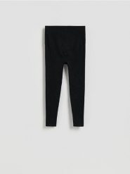 Bezszwowe legginsy - czarny. Czarne legginsy Reserved, bez wzorów, z dzianiny. Za 89.99 zł.
