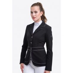 Kurtka pokazowa Softshell damska Venice - Double Front Panel Technology. Czarne kurtki CAVALLIERA, s, bez wzorów, z softshellu, bez kaptura, do jazdy konnej. W wyprzedaży za 1,021.50 zł.