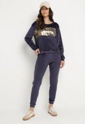 Granatowy Komplet Dresowy z Weluru Ozdobiony Wzorem w Cętki z Bluzą i Spodniami Cooperia. Niebieskie bluzy Born2be, m, bez wzorów, z dresówki, bez kaptura. Za 69.99 zł.