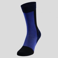 Skarpety trekkingowe Performance Wool ODLO. Czarne skarpetki ODLO, bez wzorów, z materiału. Za 122.90 zł.