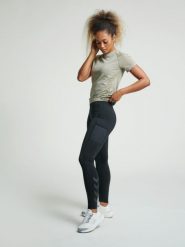 Legginsy damskie Hummel hmlchipo. Czarne legginsy Hummel, bez wzorów, z materiału, klasyczne. Za 225.50 zł.