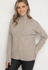 Szaro-Beżowy Klasyczny Golf Savera. Brązowe swetry Born2be, s, bez wzorów, z jeansu, eleganckie, bez ramiączek. W wyprzedaży za 93.49 zł.