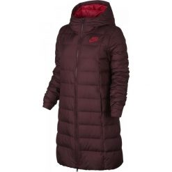 Nike płaszcz zimowy W NSW DWN FILL PRKA Red S. Czerwone płaszcze Nike, na zimę, s, bez wzorów, eleganckie, bez kaptura. W wyprzedaży za 465.00 zł.