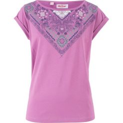 T-shirt z bawełny z nadrukiem, krótki rękaw bonprix jasnoróżowy z nadrukiem. Fioletowe t-shirty bonprix, bez wzorów, z bawełny, bez kołnierzyka, bez ramiączek. Za 34.99 zł.
