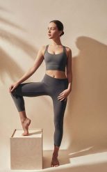 Legginsy do jogi Moonholi Yoggings 7/8. Szare legginsy MOONHOLI, bez wzorów, z elastanu, casualowe. Za 229.99 zł.