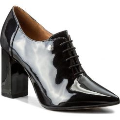 Półbuty CAPRICE - 9-23301-29 Black Patent 018. Czarne czółenka marki Caprice, z lakierowanej skóry. W wyprzedaży za 199.00 zł.