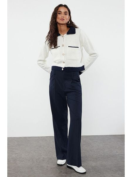 Trendyol Kardigan w kolorze biało-granatowym rozmiar: S. Białe swetry Trendyol, s, bez wzorów, bez ramiączek. Za 73.99 zł.