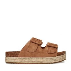 Klapki DeeZee. Brązowe espadryle DeeZee, bez wzorów, bez obcasa, bez zapięcia. Za 83.99 zł.