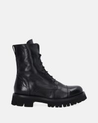 CZARNE WORKERY DAMSKIE ROSS14 SOUV NERO. Czarne botki Venezia, bez wzorów, ze skóry, bez obcasa, bez zapięcia. Za 839.00 zł.