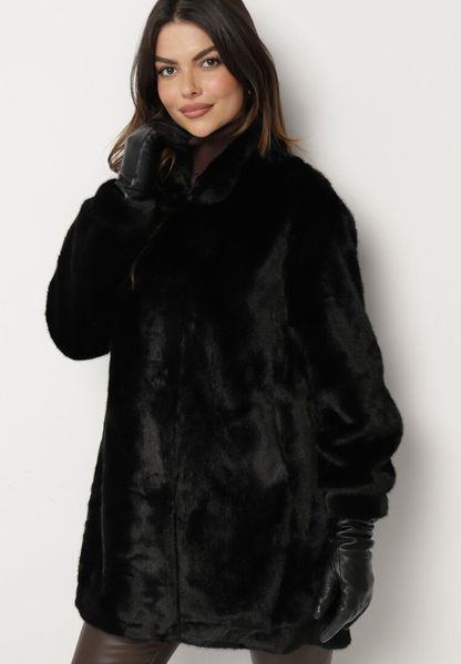 Czarny Futrzany Płaszcz ze Stójką i Kieszeniami Salinea. Czarne płaszcze Born2be, na zimę, l, bez wzorów, z futra, klasyczne, bez kaptura. Za 289.99 zł.