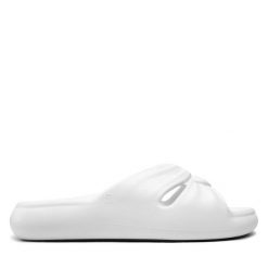 Klapki Melissa. Białe klapki Melissa, bez wzorów, bez obcasa, bez zapięcia. Za 239.99 zł.