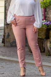 SPODNIE eleganckie uciągliwe na gumce BENTON pudrowy róż. Czerwone spodnie dresowe KARKO, bez wzorów, z dzianiny, biznesowe, z podwyższonym stanem, długie. Za 89.50 zł.
