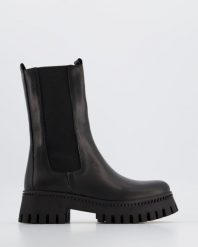 SZTYBLETY DAMSKIE 2910173 BLACK. Czarne botki Venezia, bez wzorów, ze skóry, bez obcasa, bez zapięcia. Za 409.00 zł.