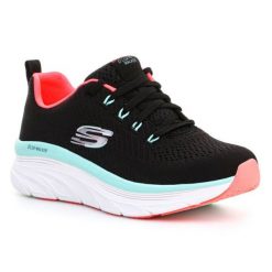 Buty Skechers D'lux Walker Fresh Finesse 149368-BKMN czarne. Czarne buty treningowe bez wzorów, z materiału, bez zapięcia. Za 531.19 zł.