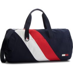 Torba TOMMY HILFIGER - Tommy Duffle Chevron AM0AM04162 901. Torby sportowe marki Tommy Hilfiger. W wyprzedaży za 359.00 zł.